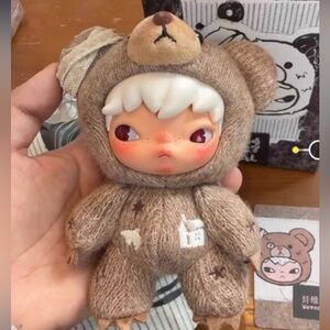 Pop Mart Hirono Road Woven woods